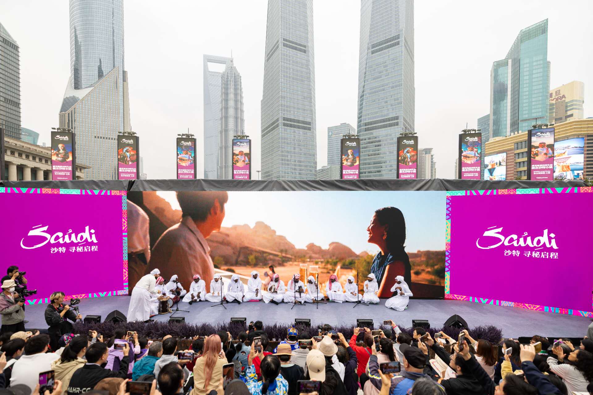 “沙特小镇”空降上海首日人气爆棚！沉浸式感受沙特地道生活，精彩体验抢先看